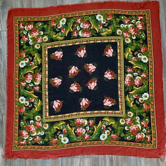 Scarf - Picture 1 of 5